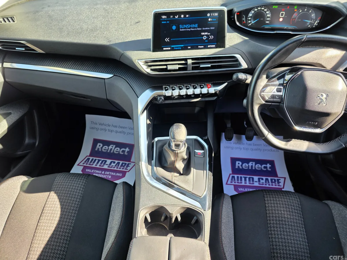Peugeot 3008 MPV, Petrol, 2018, Grey