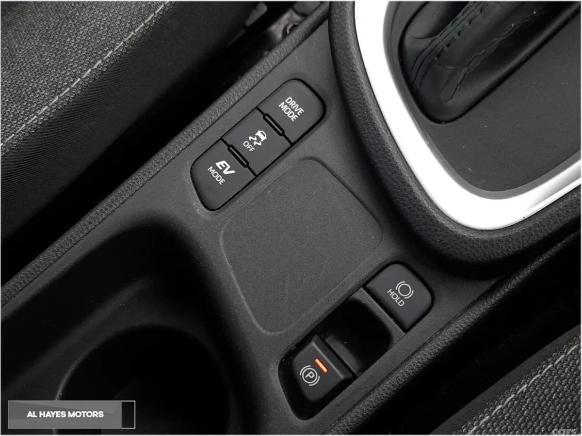 Toyota Yaris Cross SUV, Petrol Hybrid, 2022, Silver