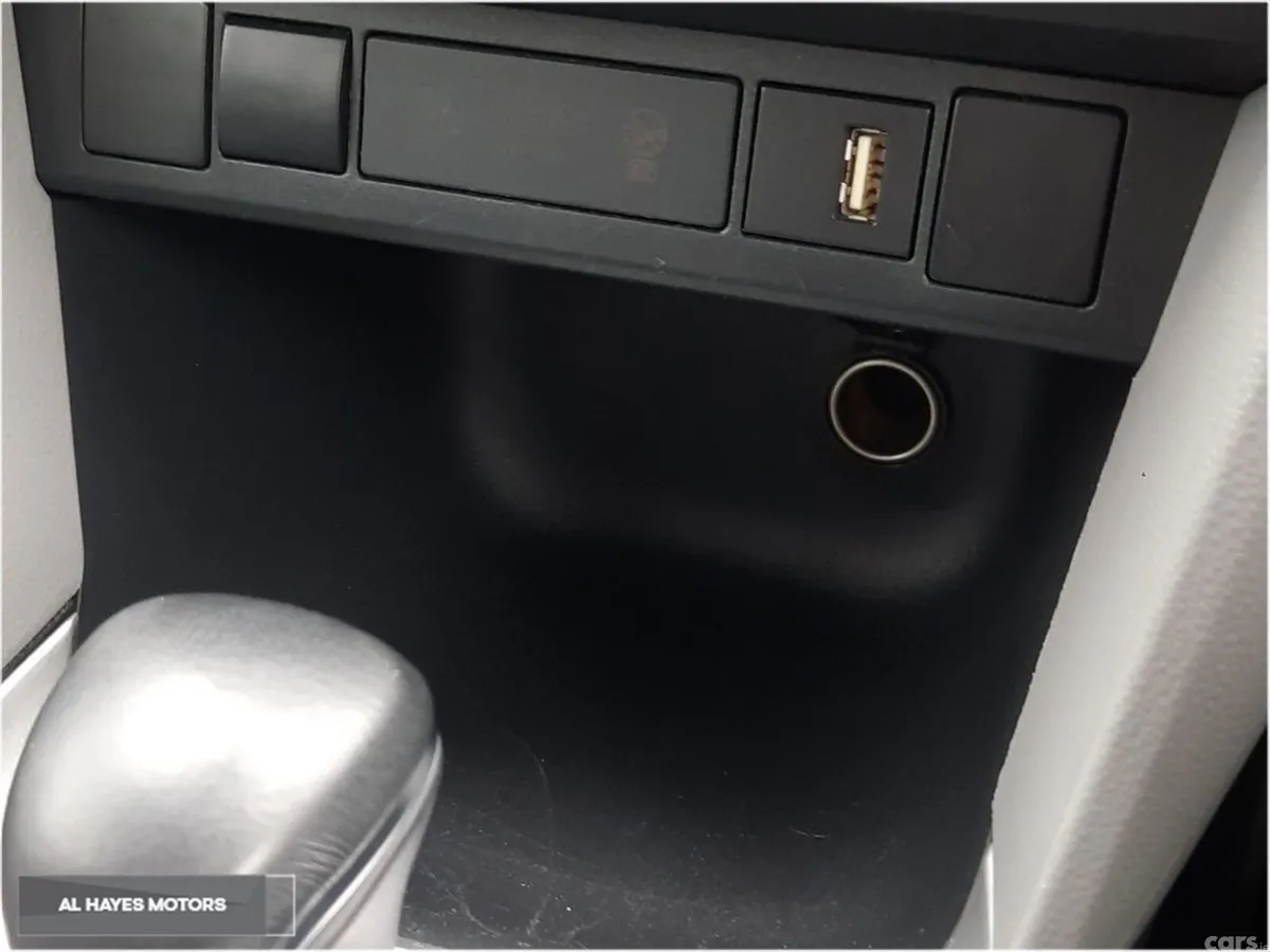 Toyota Yaris Cross SUV, Petrol Hybrid, 2022, Silver