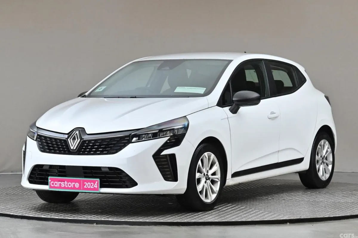 Renault Clio Hatchback, Petrol, 2024, White