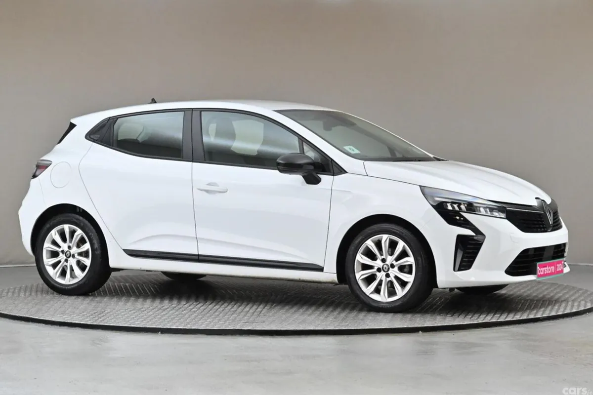 Renault Clio Hatchback, Petrol, 2024, White