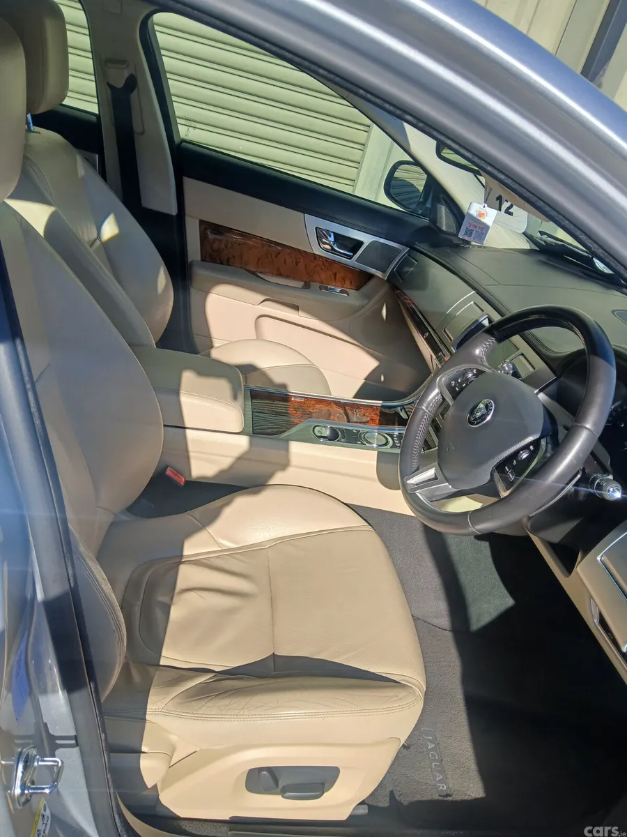 Jaguar XF Saloon, Diesel, 2015, Silver