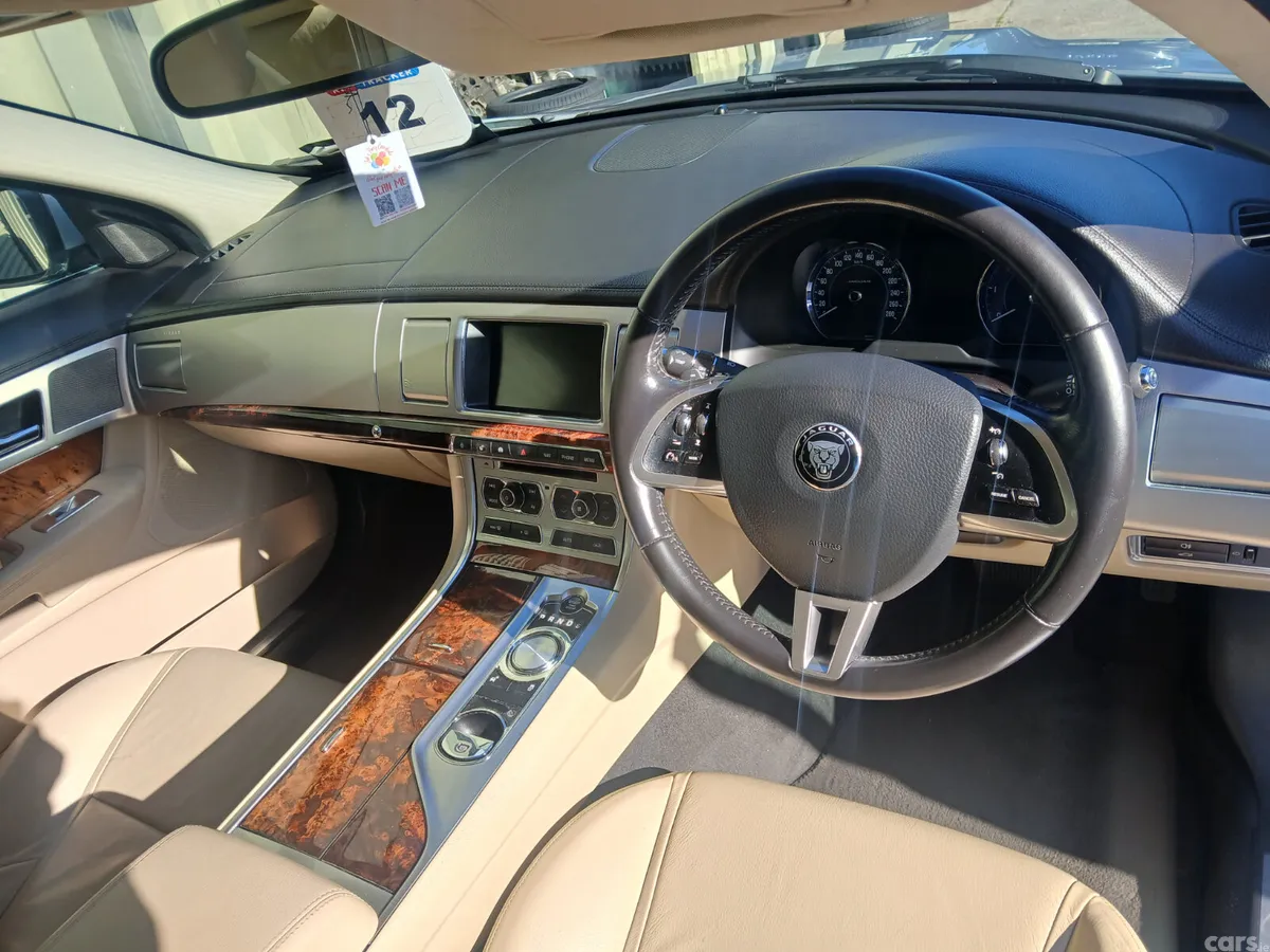 Jaguar XF Saloon, Diesel, 2015, Silver