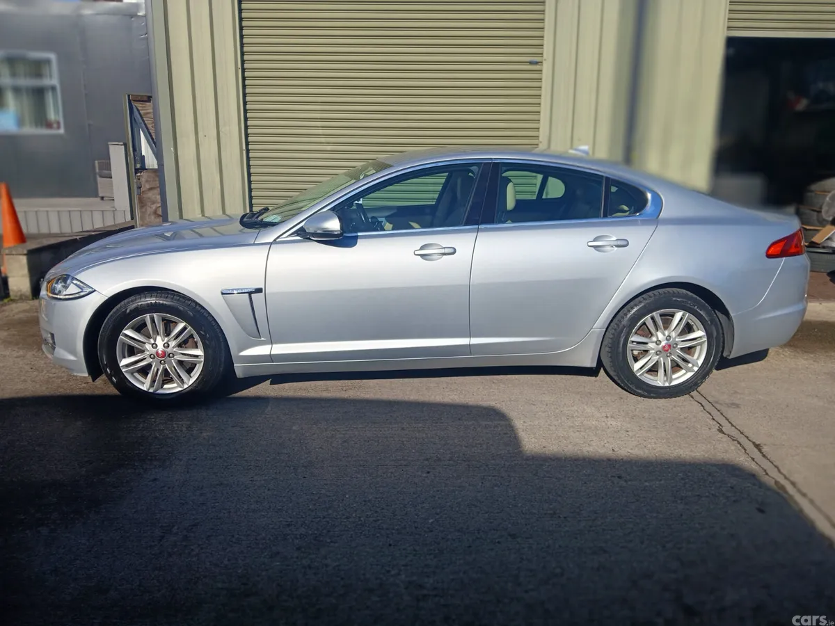 Jaguar XF Saloon, Diesel, 2015, Silver