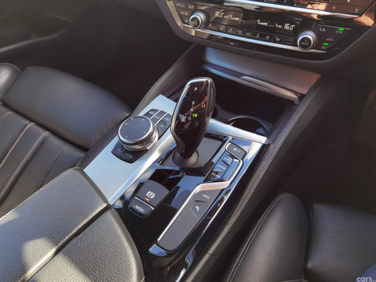 BMW 5-Series Saloon, Petrol Plug-in Hybrid, 2018, Black