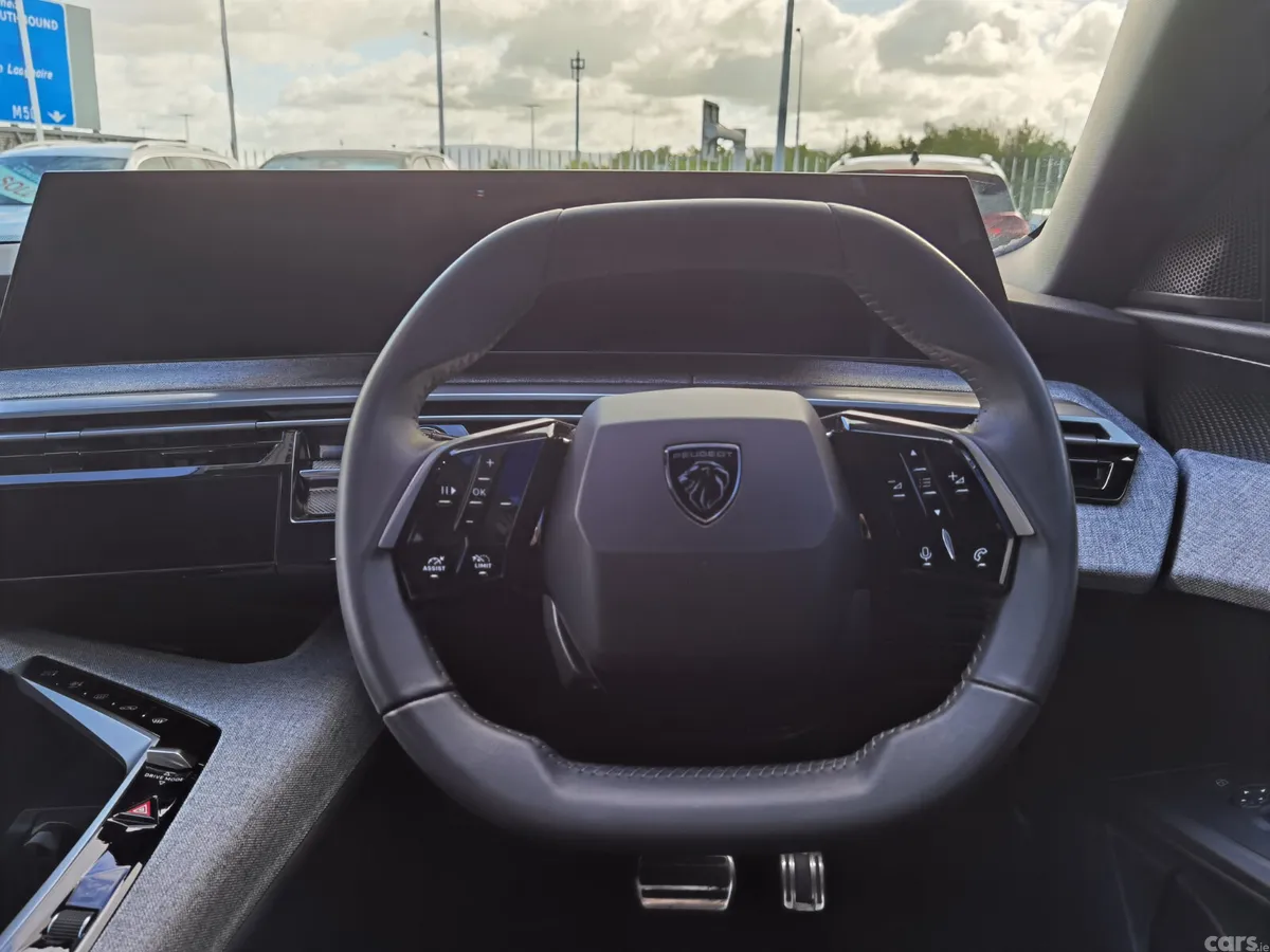 Peugeot 5008 SUV, Electric, 2025, Grey