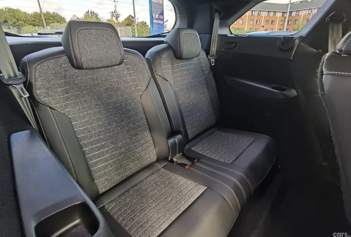 Peugeot 5008 SUV, Electric, 2025, Grey