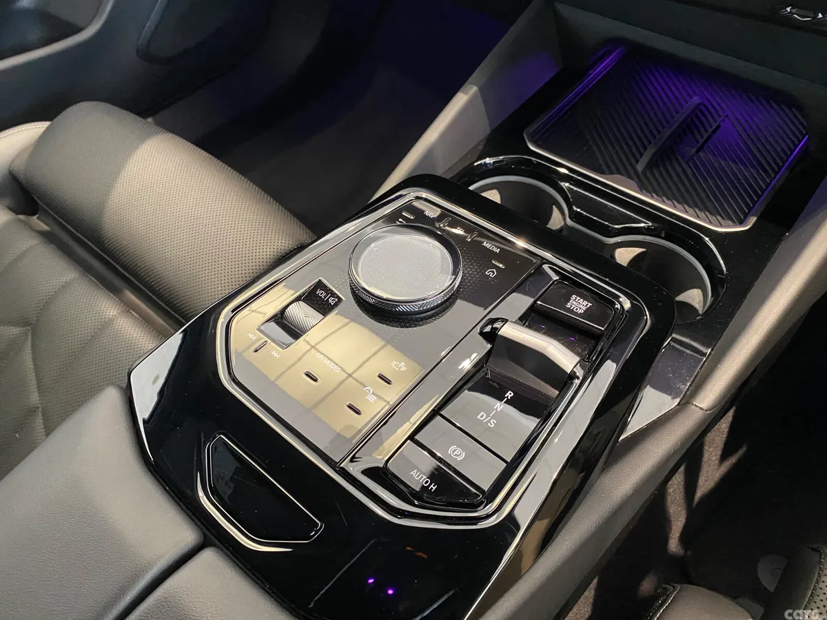 BMW 5-Series Estate, Petrol Plug-in Hybrid, 2024, Grey