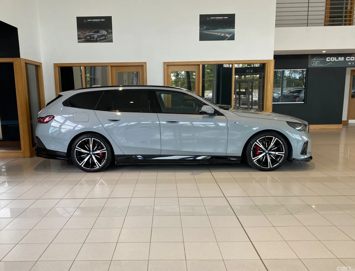 BMW 5-Series Estate, Petrol Plug-in Hybrid, 2024, Grey