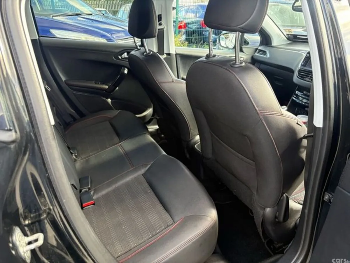 Peugeot 208 Hatchback, Diesel, 2018, Black