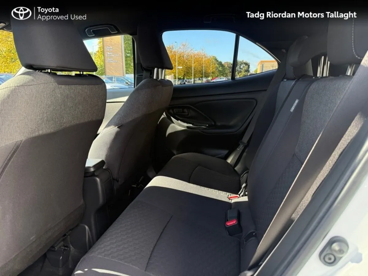 Toyota Yaris Cross Hatchback, Petrol Hybrid, 2026, White