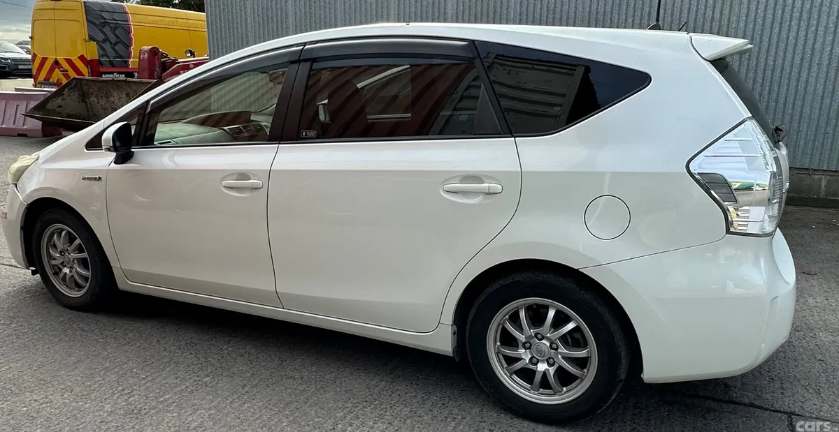 Toyota Prius MPV, Petrol Hybrid, 2014, White