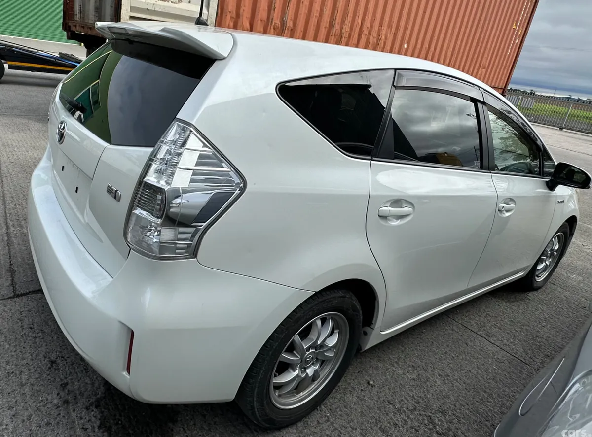 Toyota Prius MPV, Petrol Hybrid, 2014, White