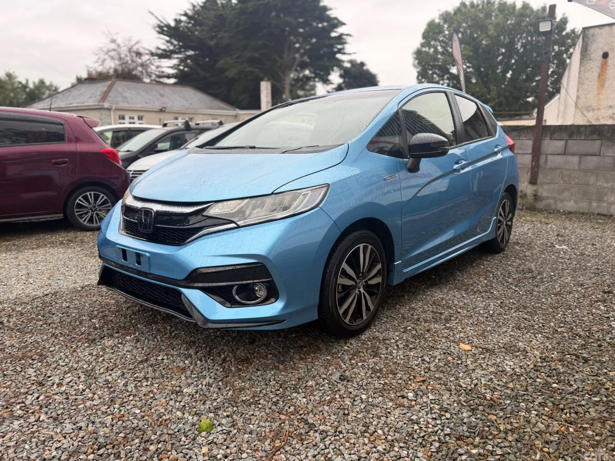 Honda Fit Hatchback, Petrol Hybrid, 2017, Blue