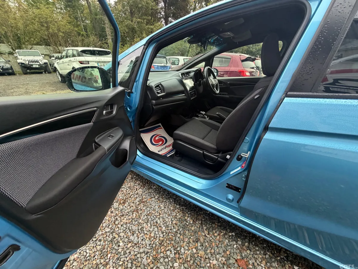 Honda Fit Hatchback, Petrol Hybrid, 2017, Blue
