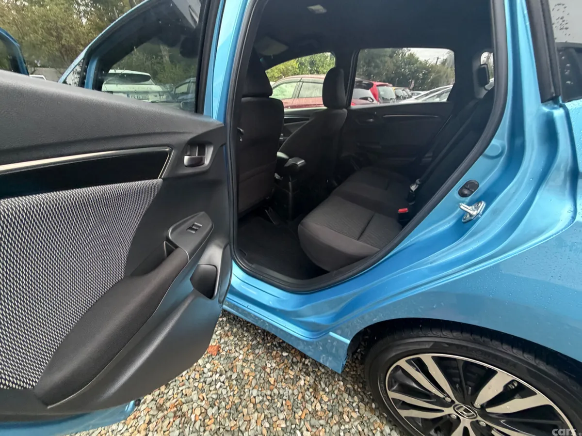 Honda Fit Hatchback, Petrol Hybrid, 2017, Blue