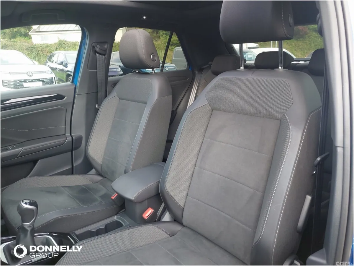 Volkswagen T-Roc Hatchback, Petrol, 2026, Blue