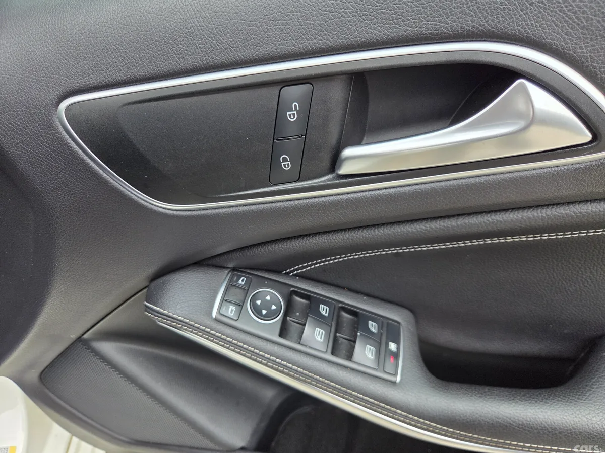 Mercedes-Benz A-Class Hatchback, Petrol, 2015, White