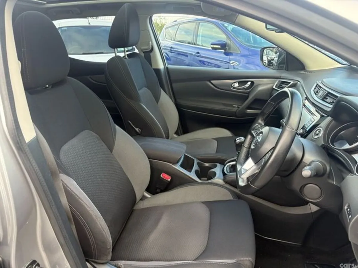 Nissan Qashqai Hatchback, Diesel, 2018, Silver