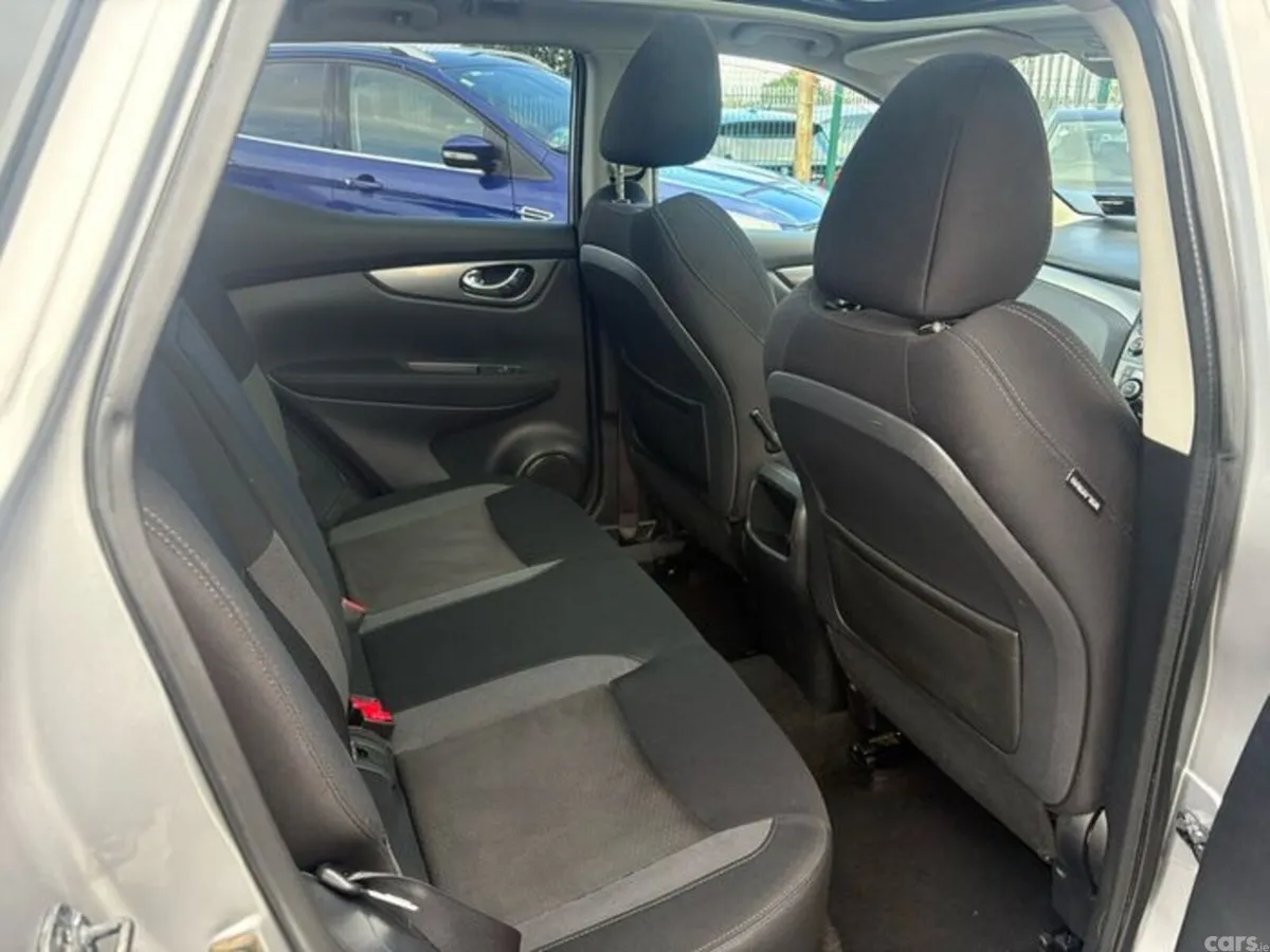 Nissan Qashqai Hatchback, Diesel, 2018, Silver