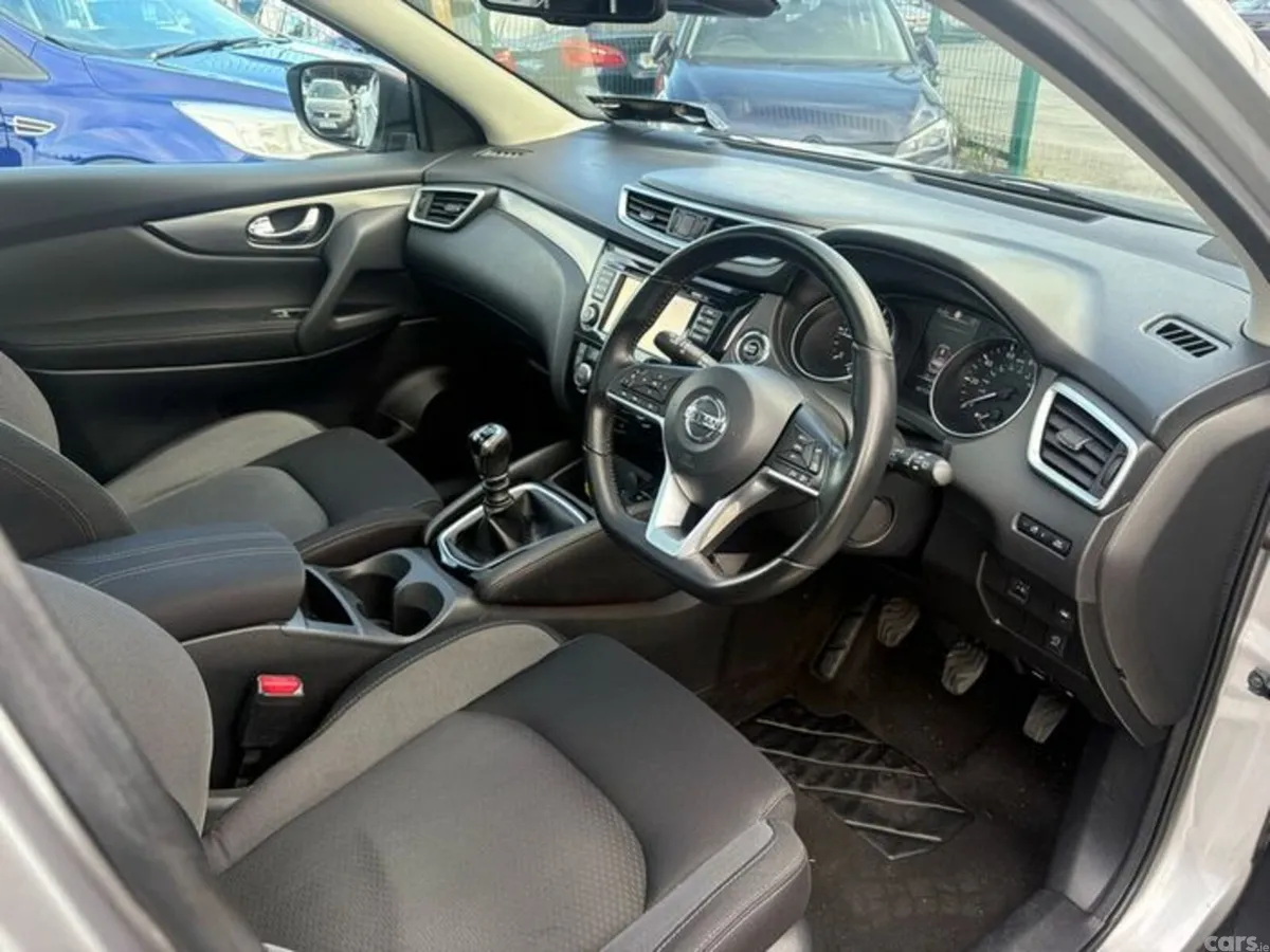 Nissan Qashqai Hatchback, Diesel, 2018, Silver