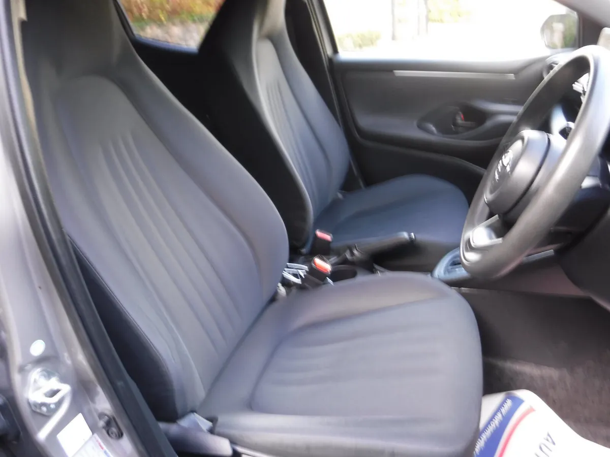 Toyota Yaris Hatchback, Petrol, 2020, Grey