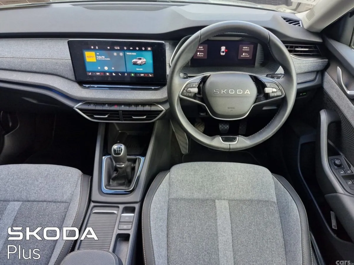 Skoda Octavia Saloon, Diesel, 2025, Grey
