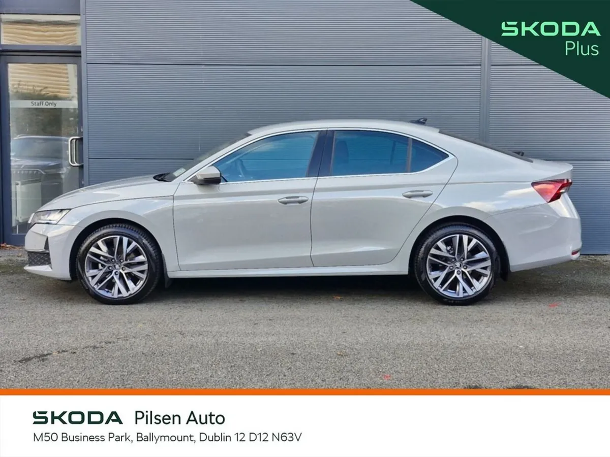 Skoda Octavia Saloon, Diesel, 2025, Grey