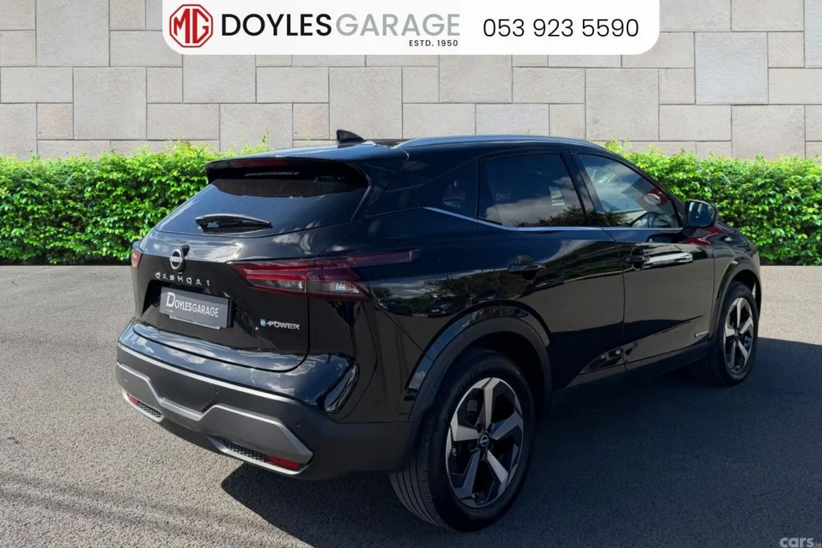 Nissan Qashqai MPV, Petrol, 2024, Black