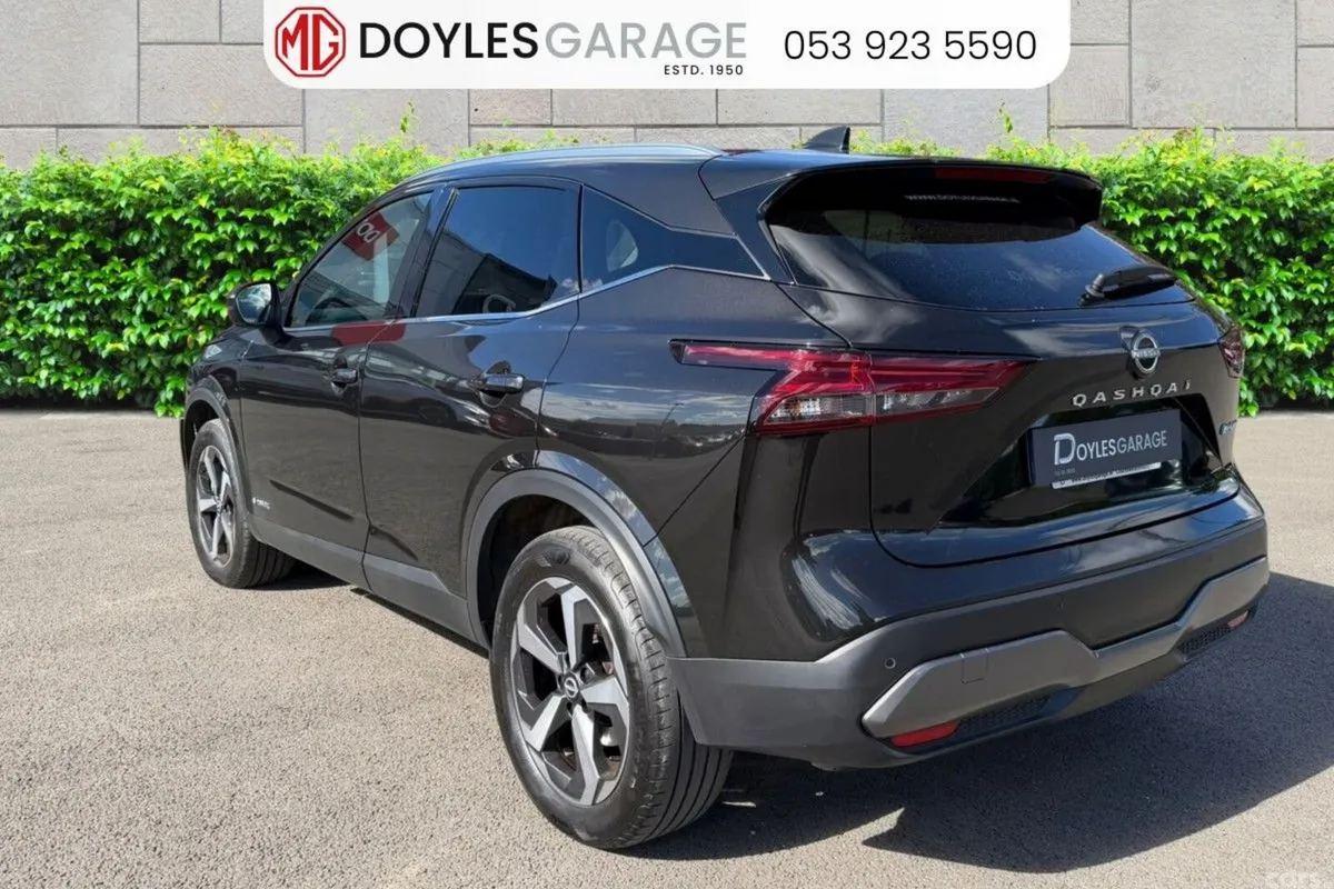 Nissan Qashqai MPV, Petrol, 2024, Black
