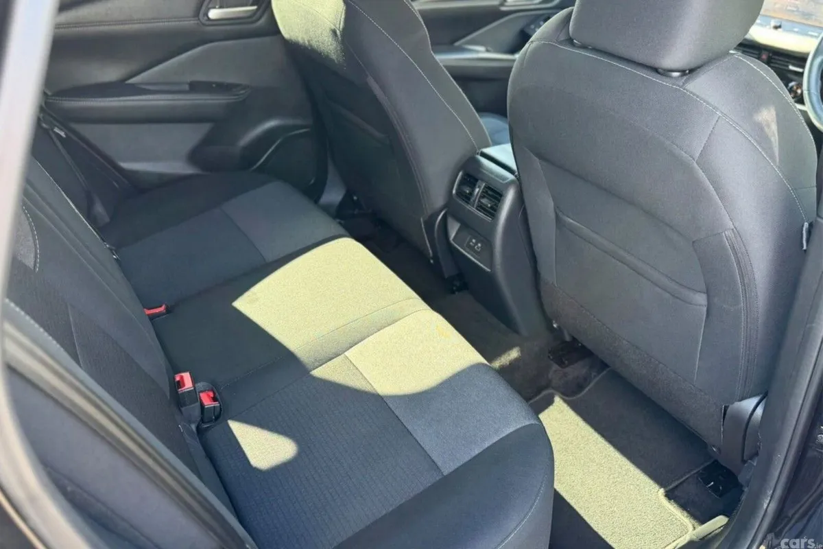 Nissan Qashqai MPV, Petrol, 2024, Black