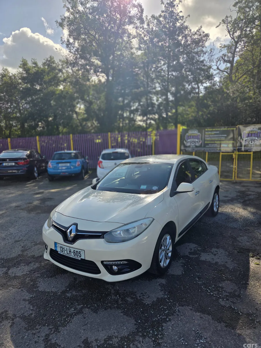 Renault Fluence Saloon, Diesel, 2013, Yellow