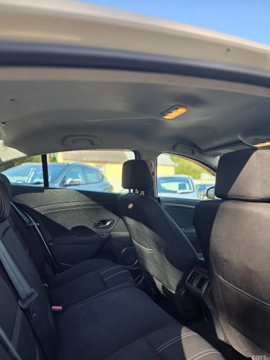 Renault Fluence Saloon, Diesel, 2013, Yellow