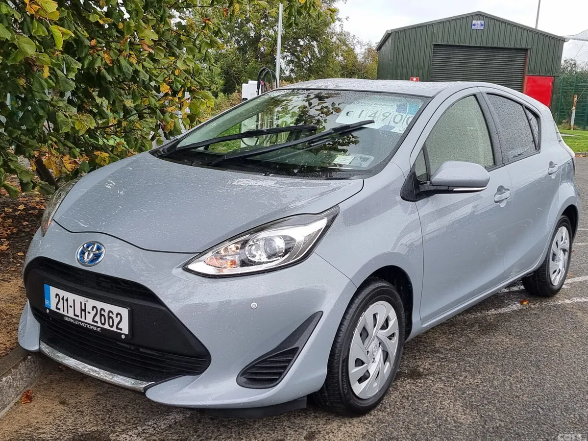 Toyota Aqua Hatchback, Petrol Hybrid, 2021, Grey