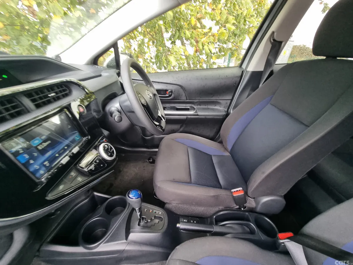 Toyota Aqua Hatchback, Petrol Hybrid, 2021, Grey
