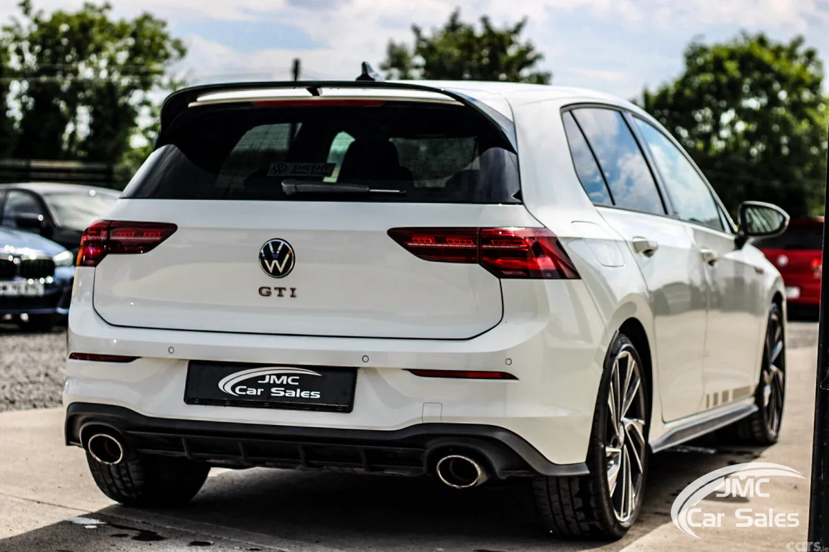 Volkswagen Golf Estate, Petrol, 2022, White