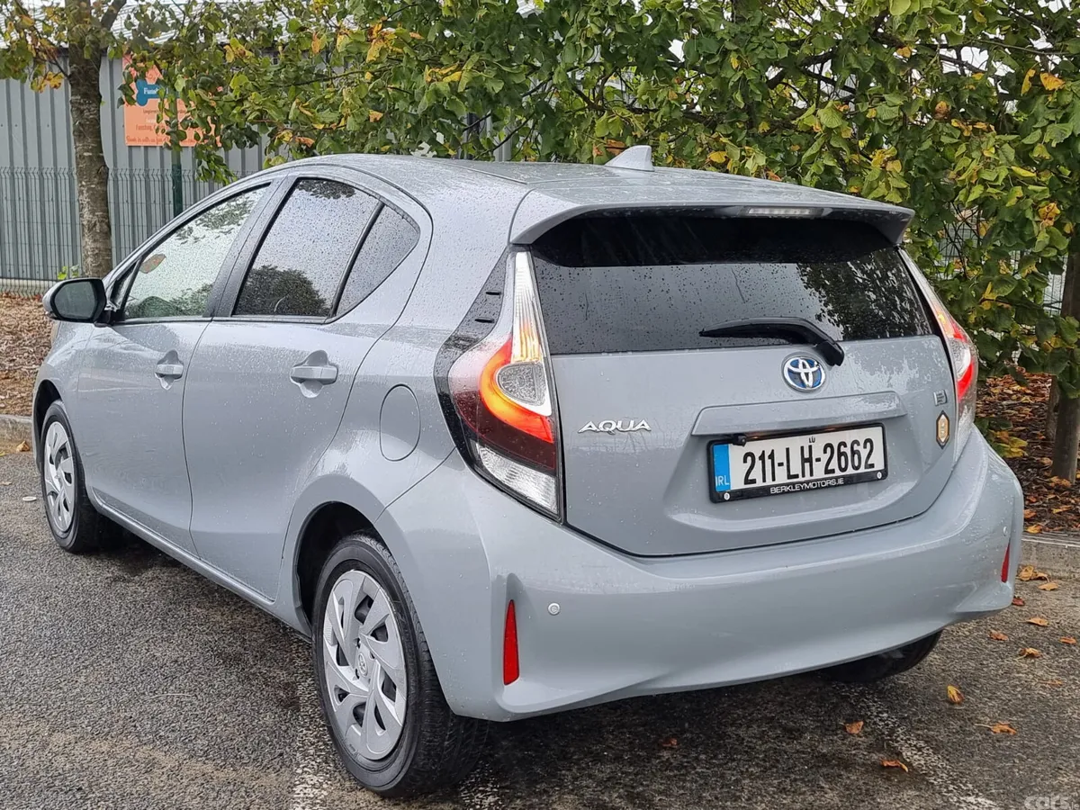 Toyota Aqua Hatchback, Petrol Hybrid, 2021, Grey
