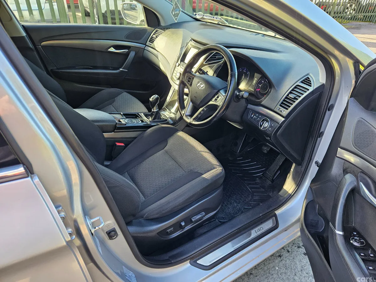 Hyundai i40 Saloon, Diesel, 2019, Silver