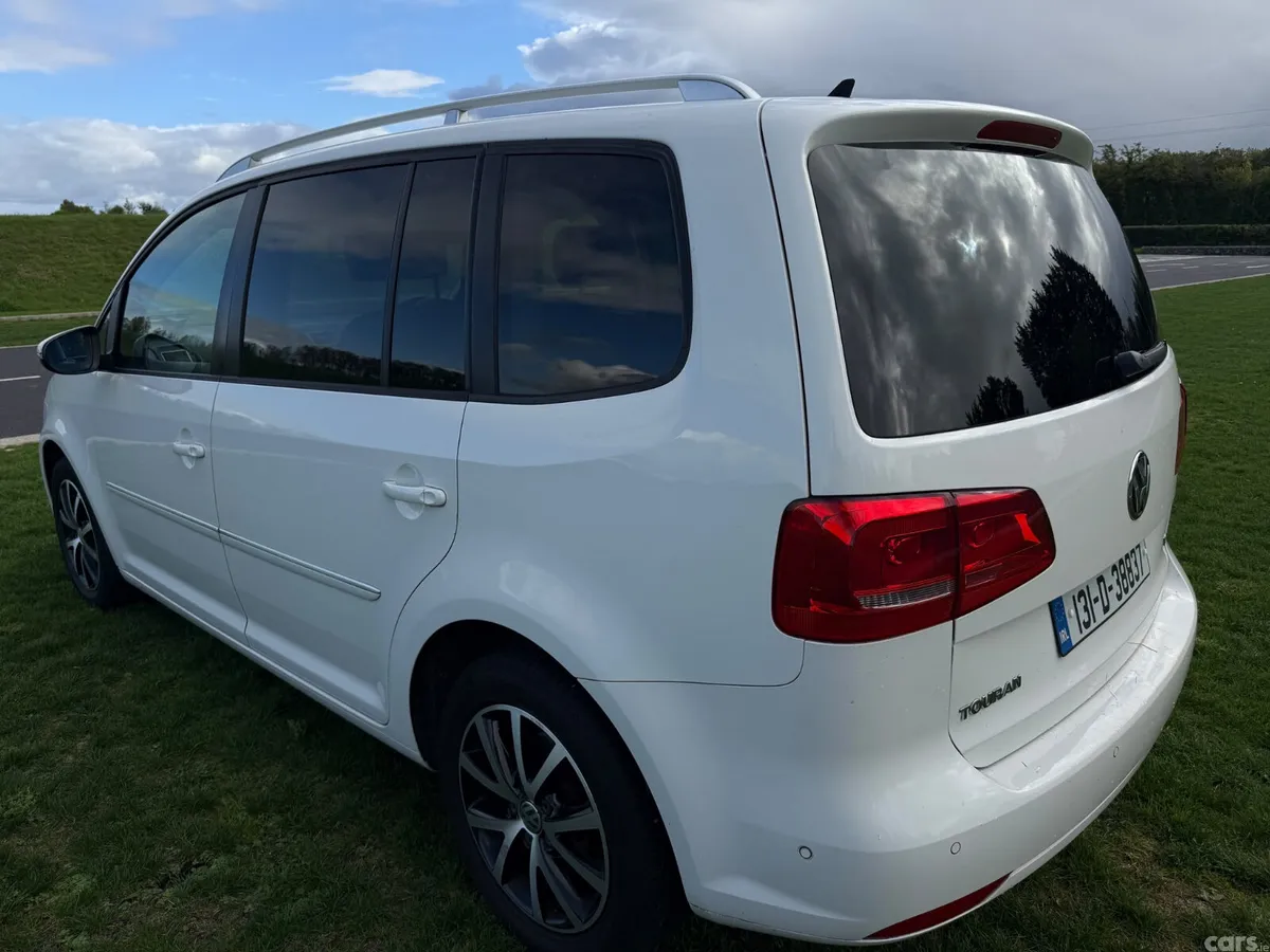 Volkswagen Touran MPV, Petrol, 2013, White