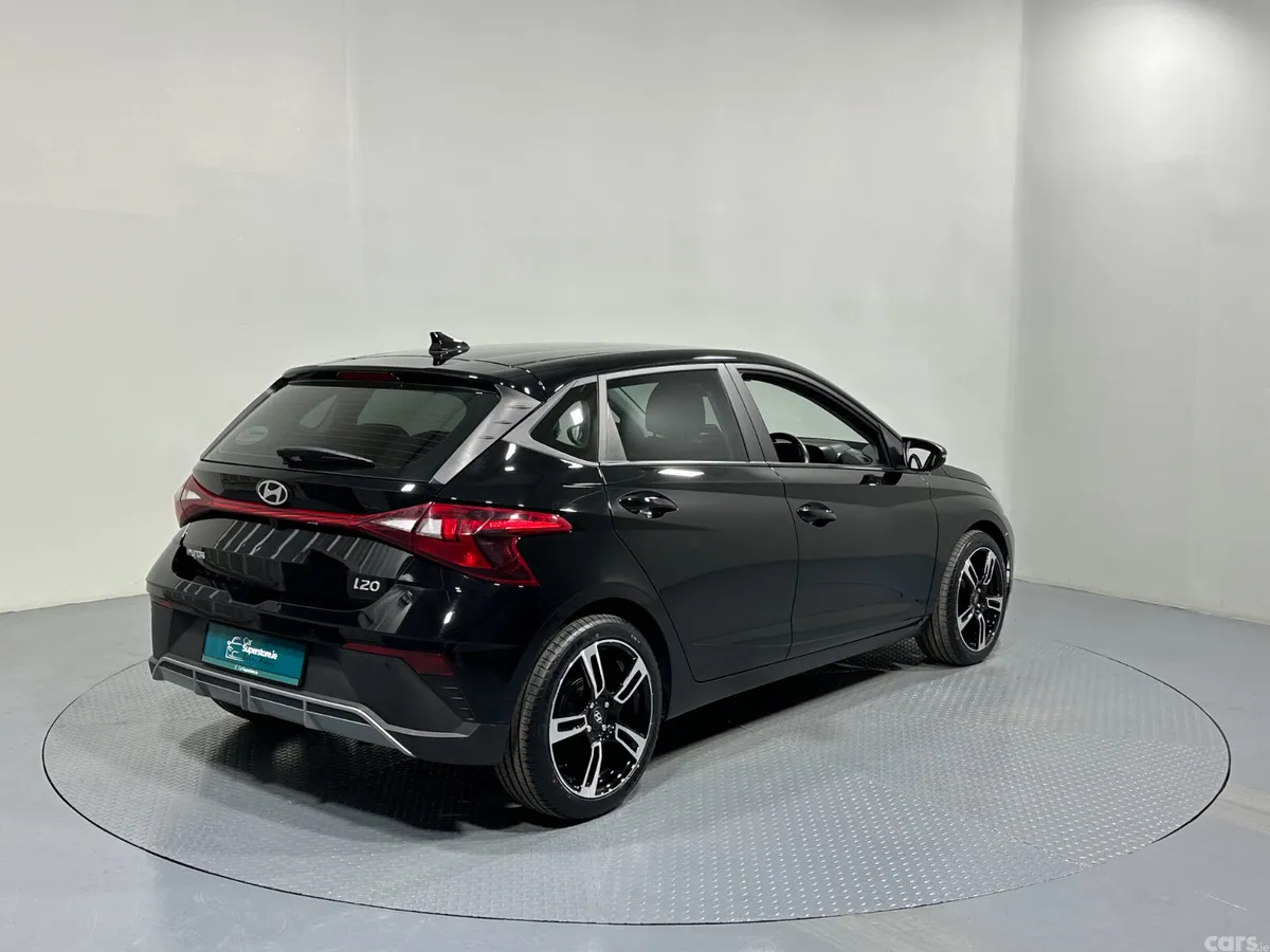 Hyundai i20 Hatchback, Petrol, 2024, Black