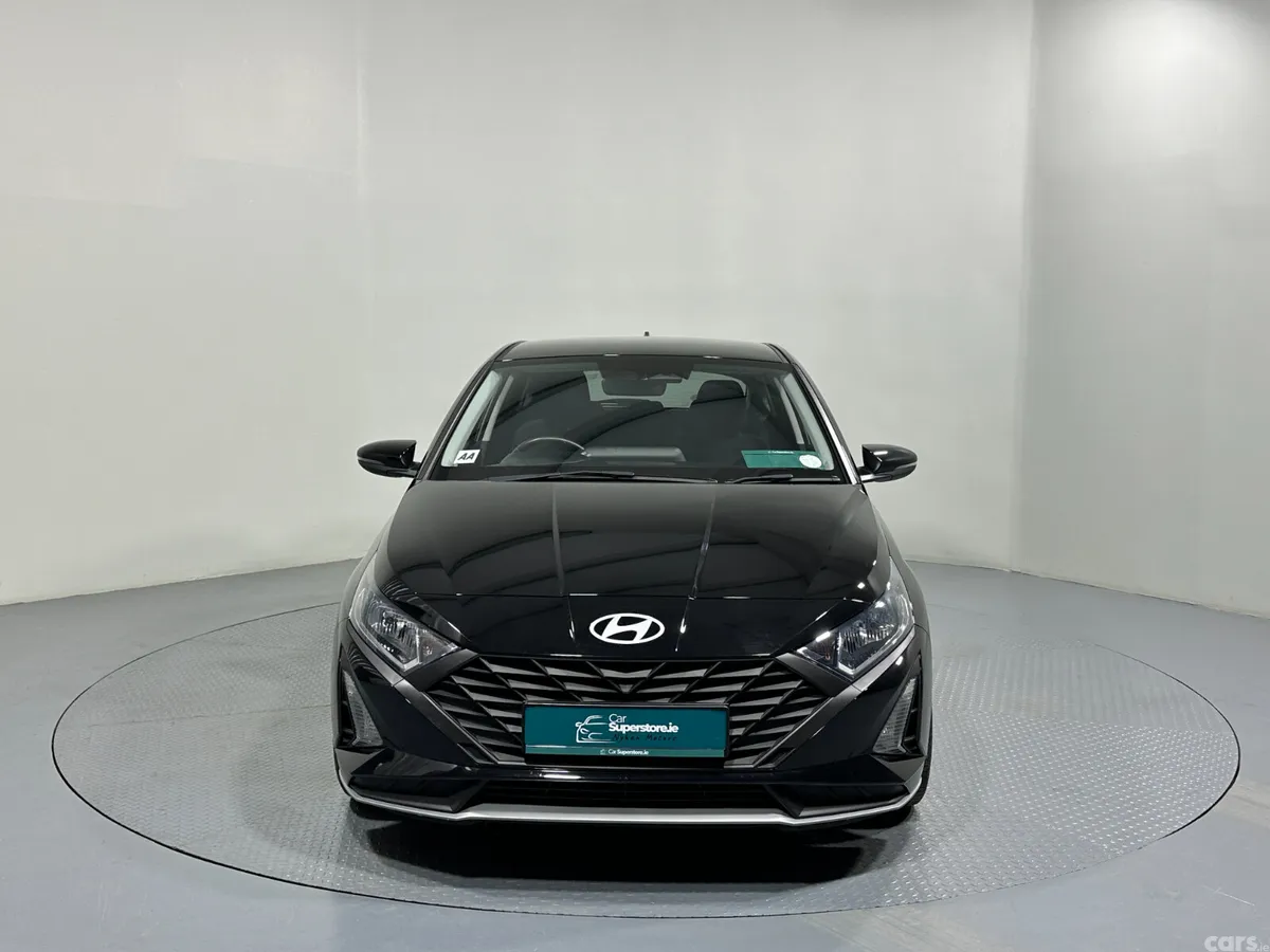 Hyundai i20 Hatchback, Petrol, 2024, Black