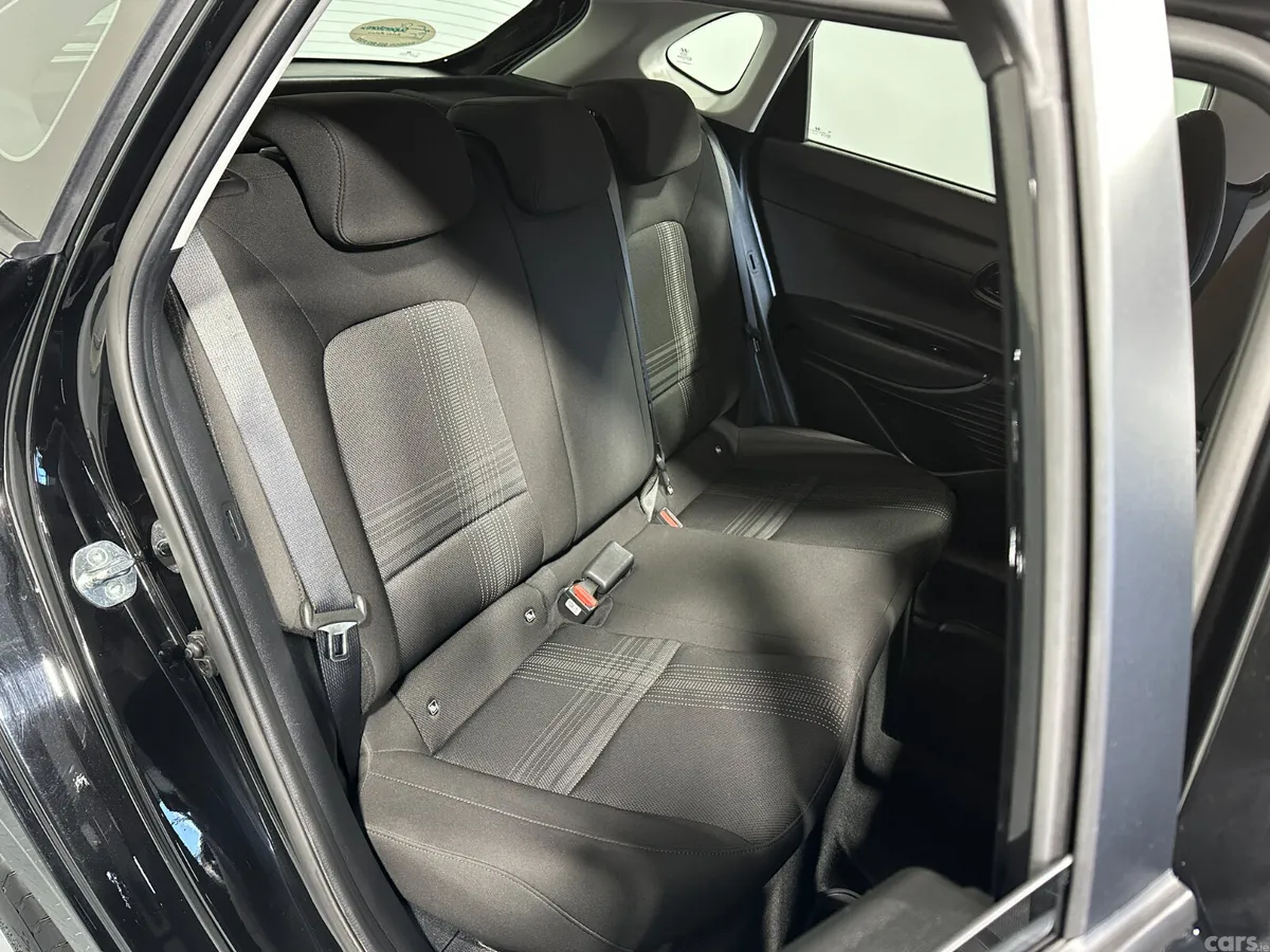 Hyundai i20 Hatchback, Petrol, 2024, Black