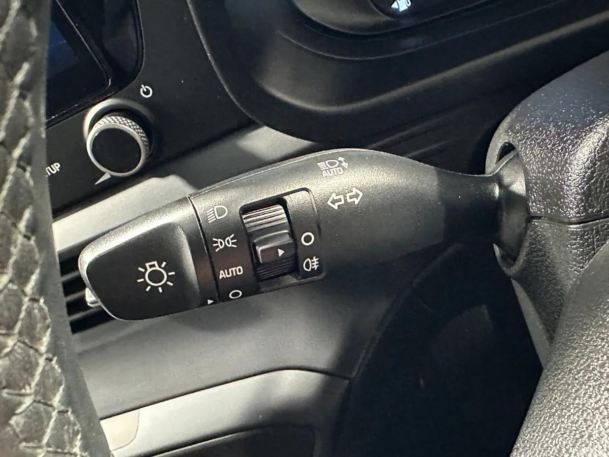 Hyundai i20 Hatchback, Petrol, 2024, Black