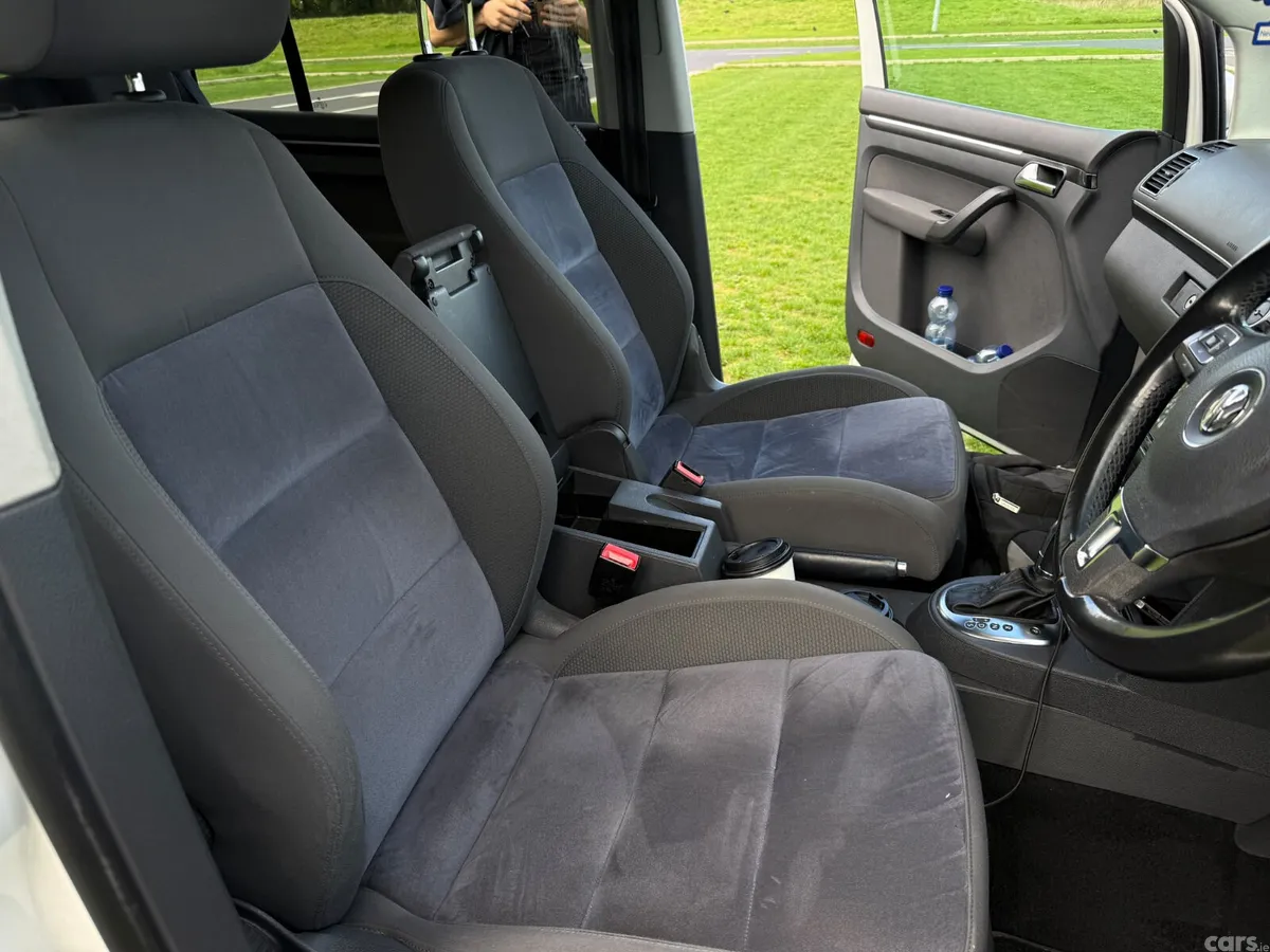 Volkswagen Touran MPV, Petrol, 2013, White