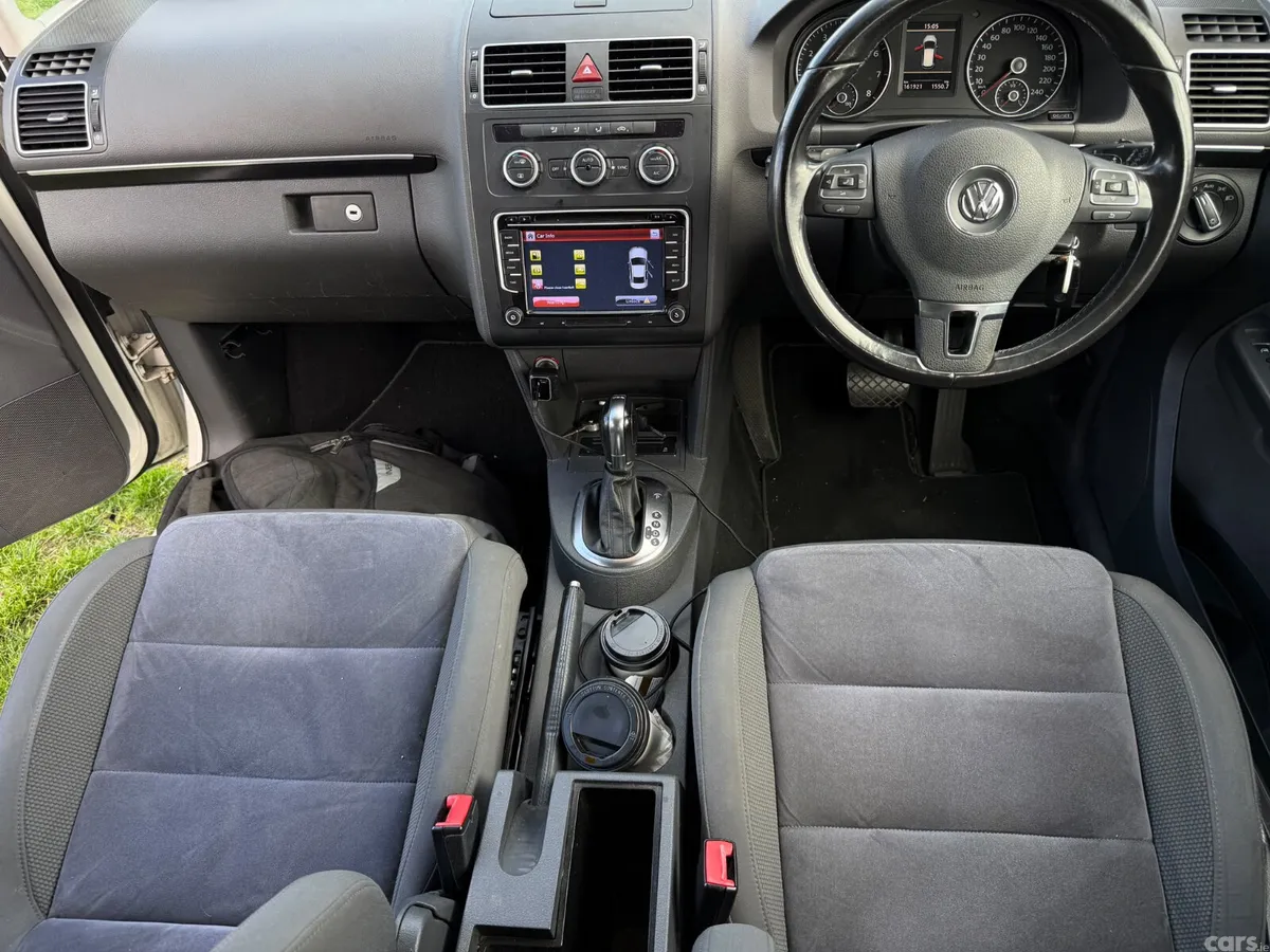 Volkswagen Touran MPV, Petrol, 2013, White