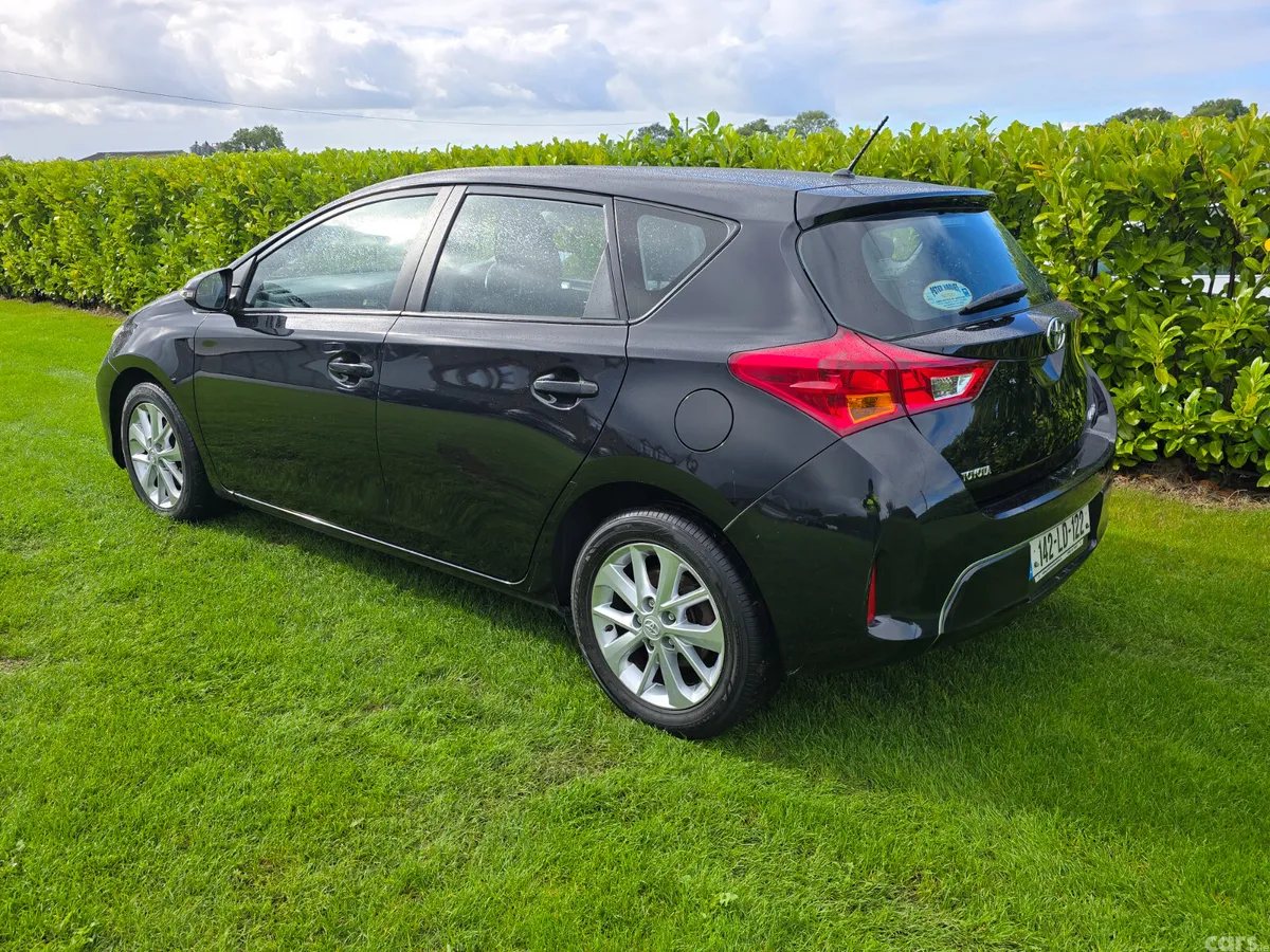 Toyota Auris Hatchback, Diesel, 2014, Black