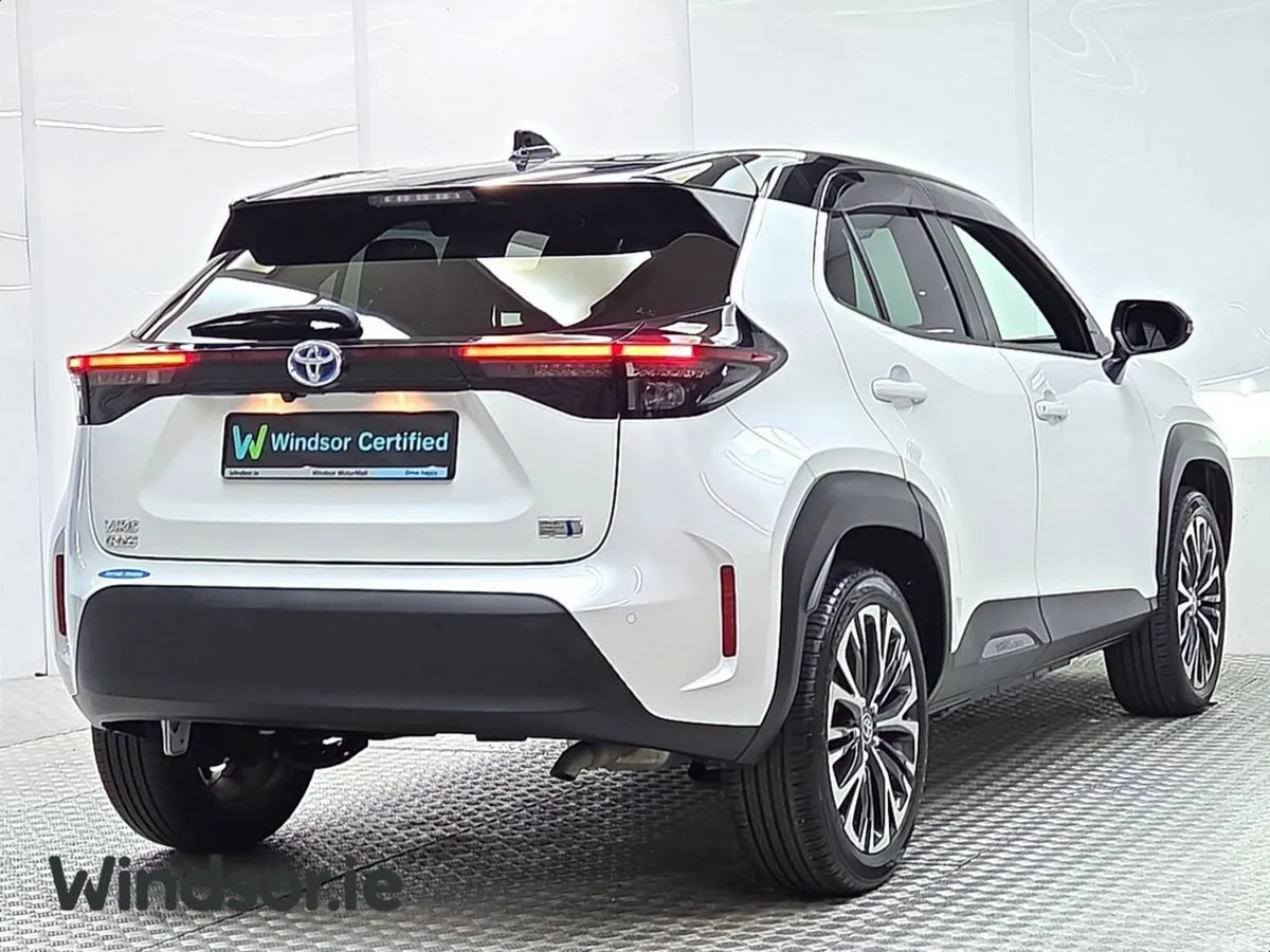 Toyota Yaris Cross SUV, Petrol Hybrid, 2023, White