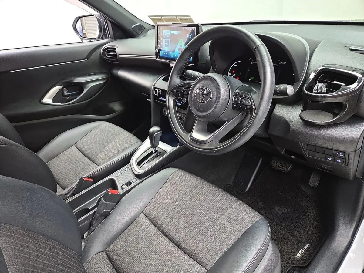 Toyota Yaris Cross SUV, Petrol Hybrid, 2023, White