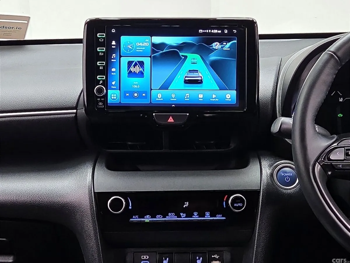 Toyota Yaris Cross SUV, Petrol Hybrid, 2023, White