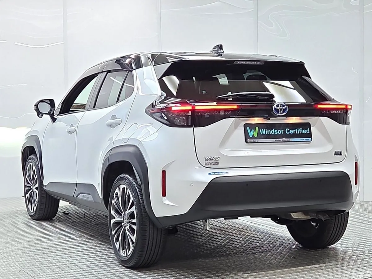 Toyota Yaris Cross SUV, Petrol Hybrid, 2023, White